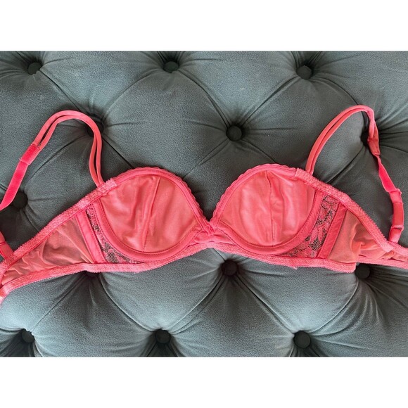 Victoria Secret Gold Label Vintage Pink Nylon Lace Bra Size 32A 1907 70 - Picture 4 of 6